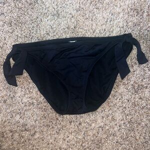 Basic women’s black bikini bottom
